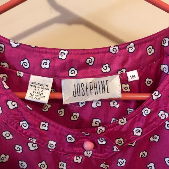 Ladies top - Picture 2 of 3